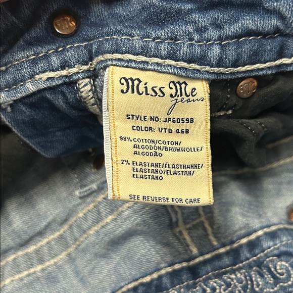 RARE Miss Me Womens Blue Jeans with Star Flag Embellishments - Picture 6 of 6